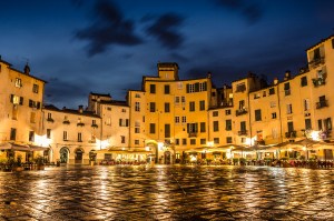 Lucca- Piazza di Anfiteatro