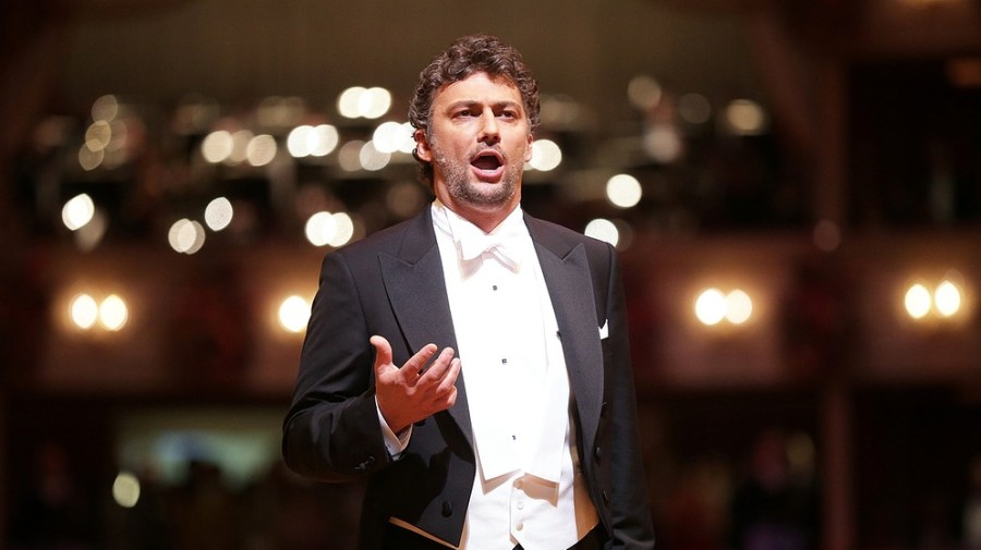 wiener-opernball-2017-110_h-558_v-img__16__9__xl_w-994_-e1d284d92729d9396a907e303225e0f2d9fa53b4